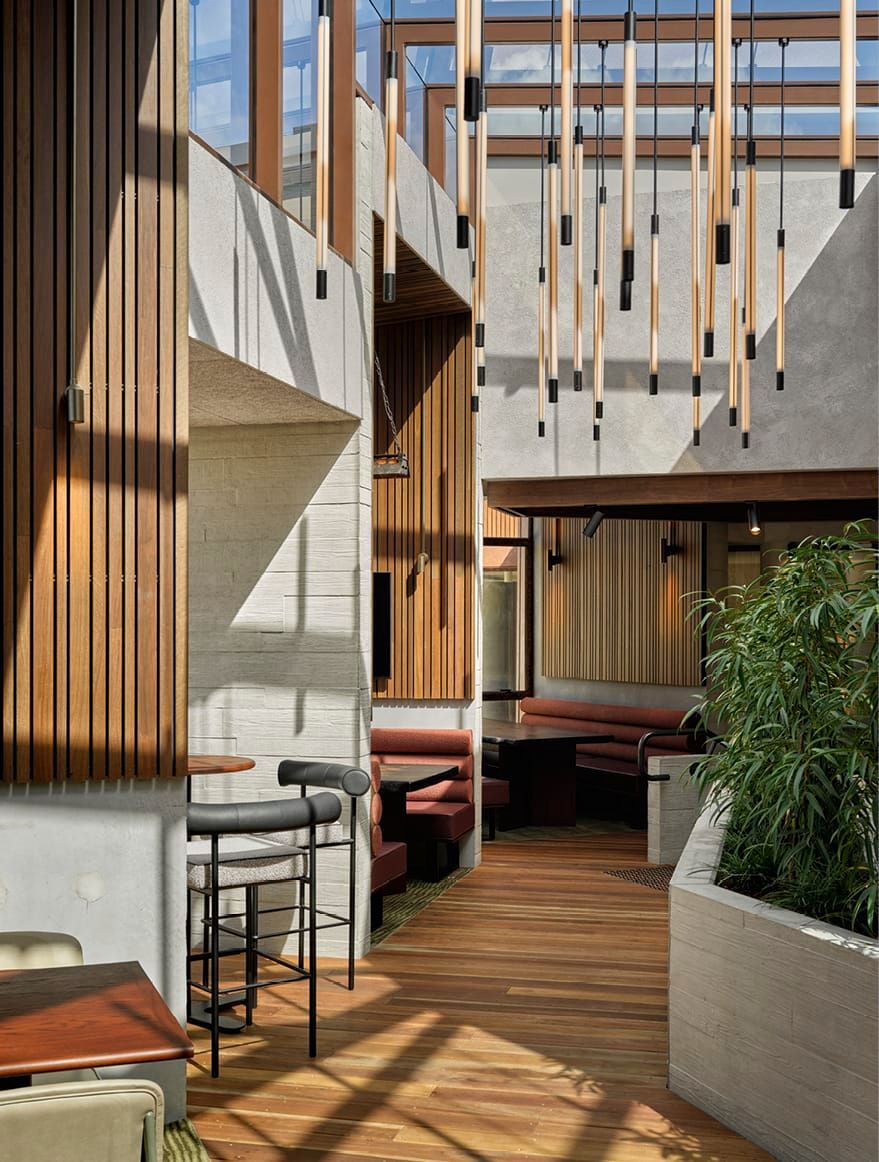 AN INVI T ING ARCADE OF VARIOUS SEATING OPTIONS IN THE ALFRESCO SPACE