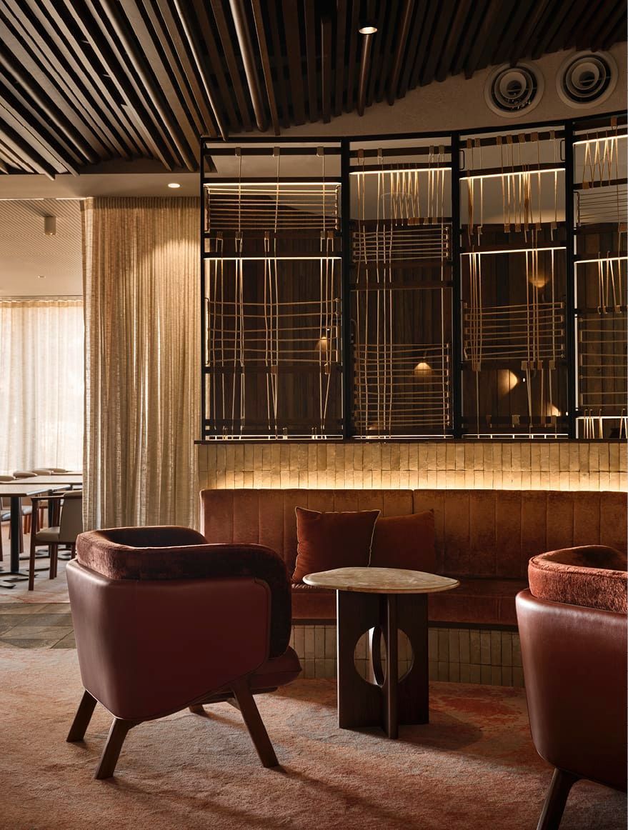 DETAILED FITOUT OF THE ENTRY TO LOUNGE SPACES