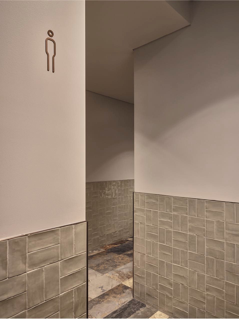 MODERN AMENITIES WITH HINTS OF CLASSIC DETAILS AND ORIGINAL MATERIALITY