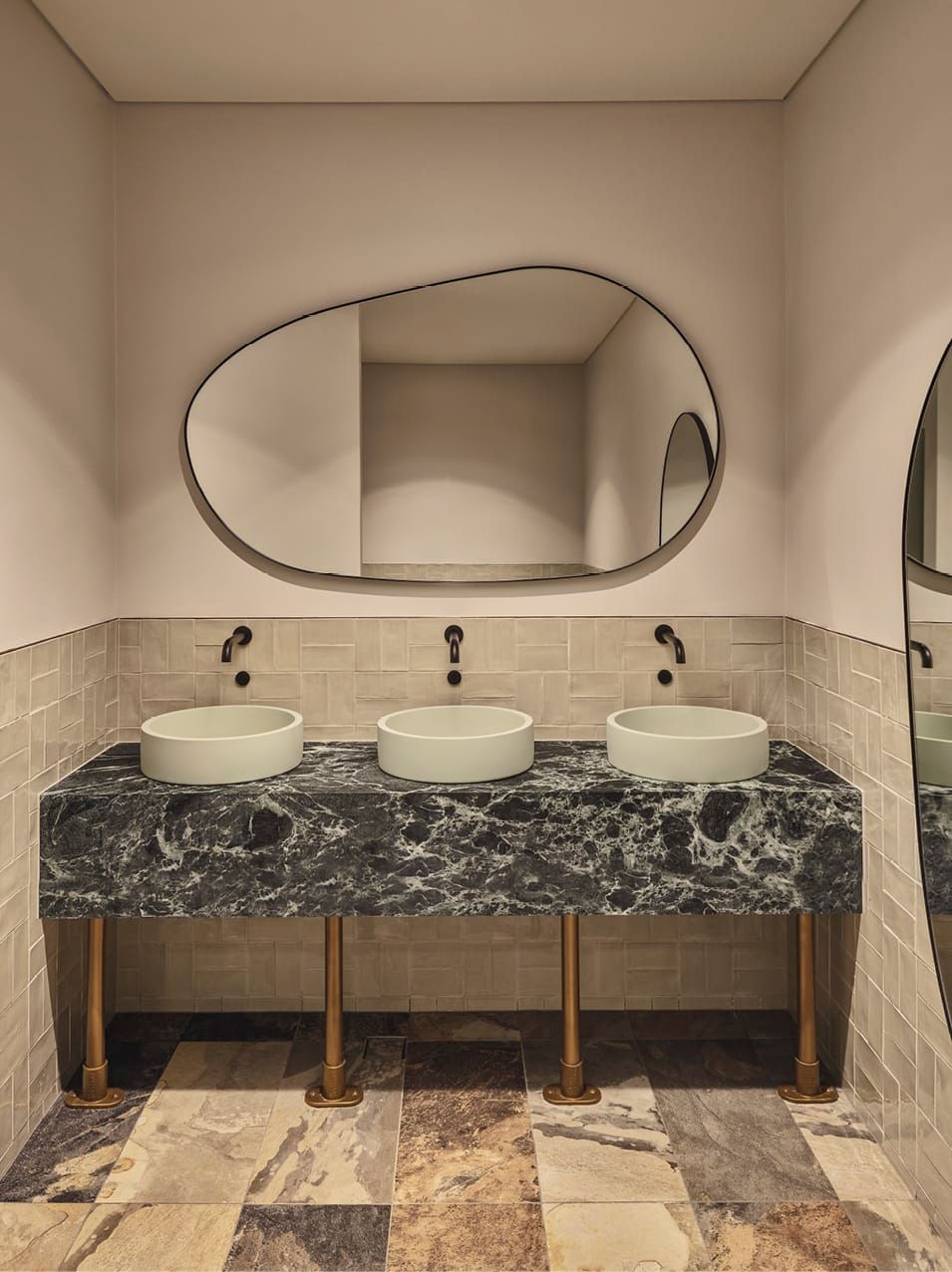 MODERN AMENITIES WITH HINTS OF CLASSIC DETAILS AND ORIGINAL MATERIALITY