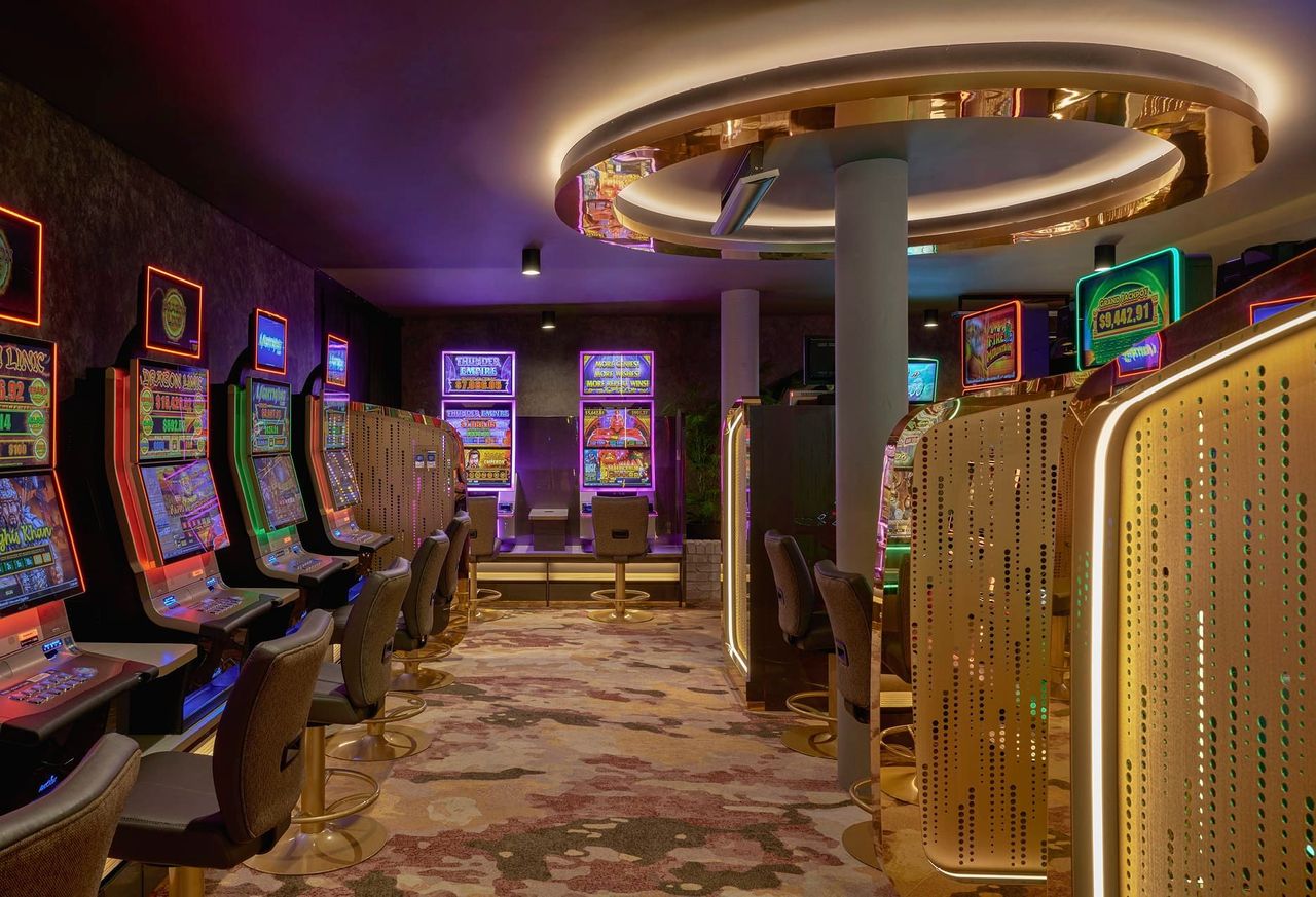 INDOOR AND ALFRESCO GAMING SPACES