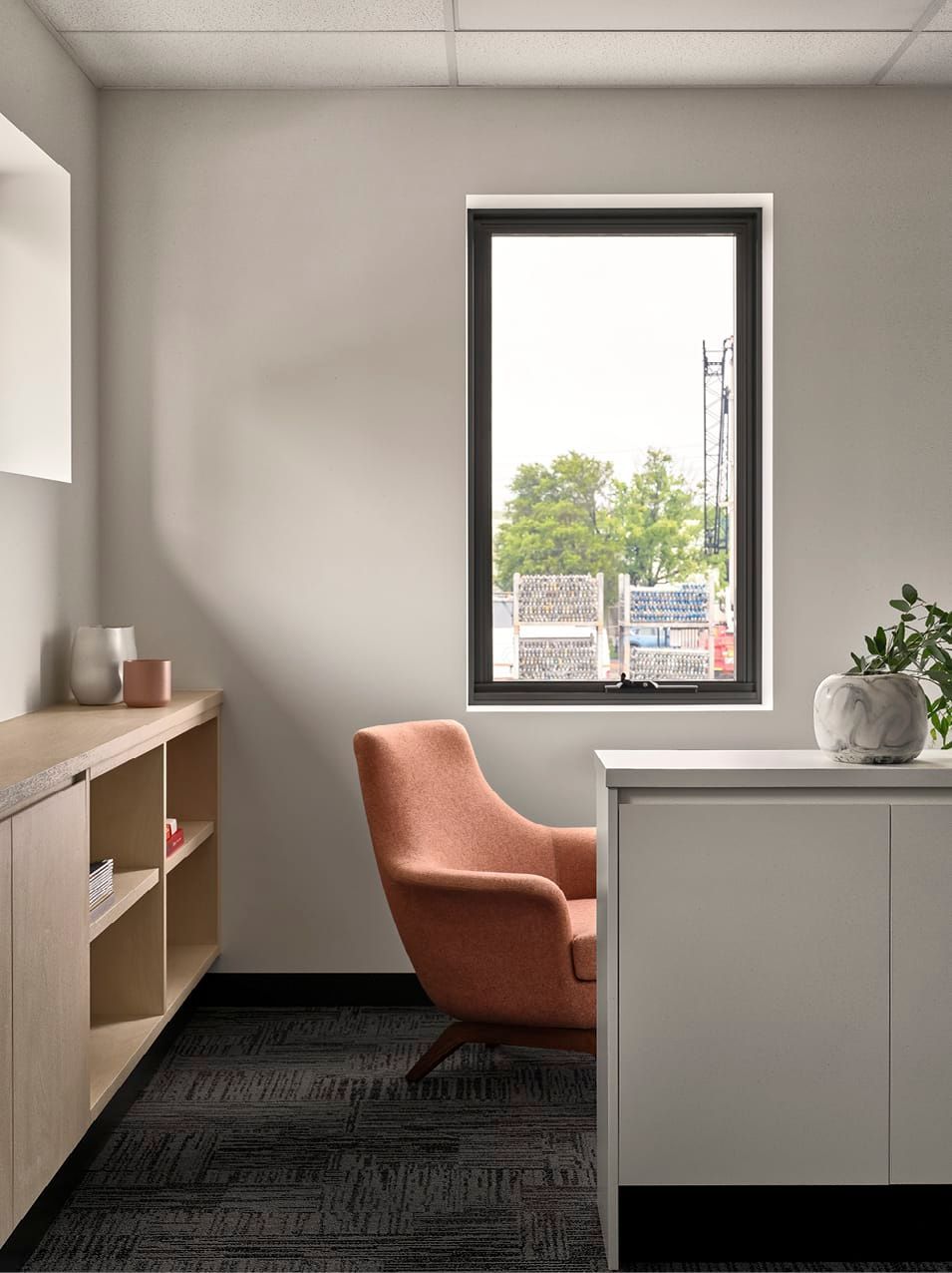 MODERNISED OFFICE SPACES AND AMMENITIES