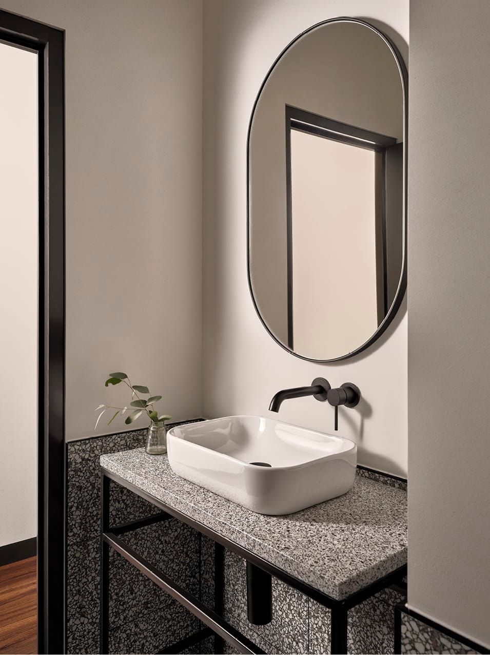 MODERNISED OFFICE SPACES AND AMMENITIES